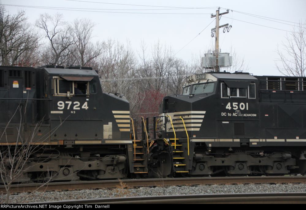 NS 9724, 4501 nose to nose